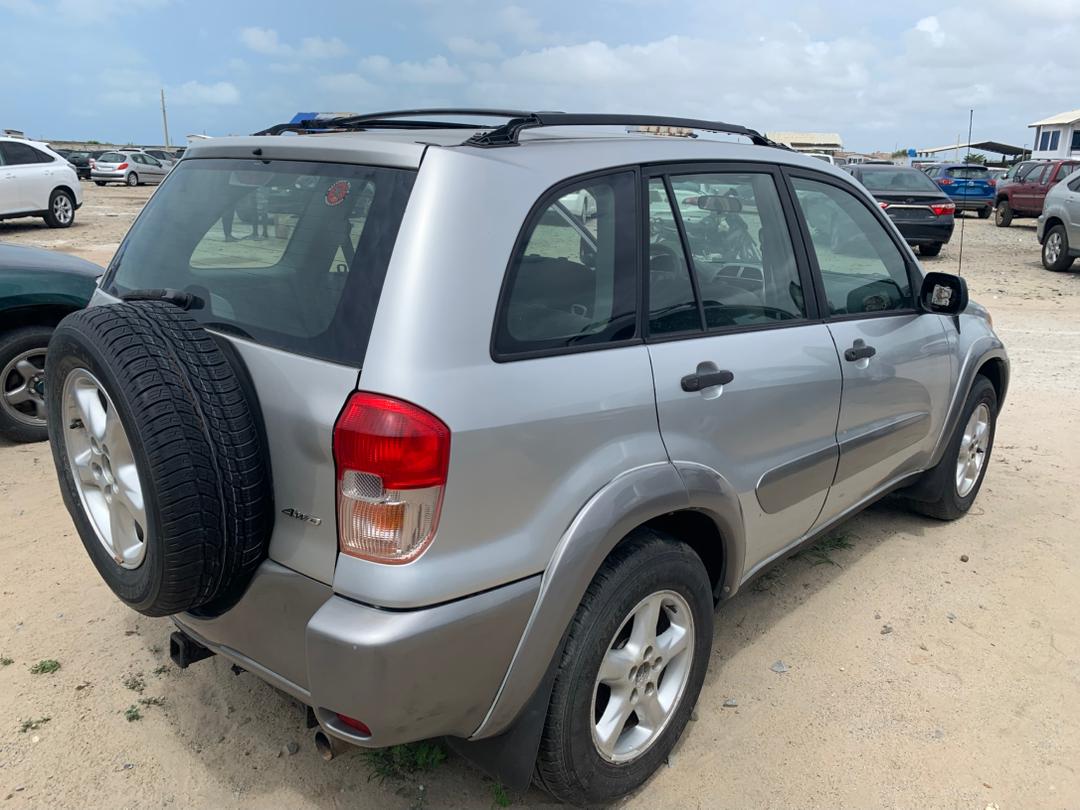 TOYOTA RAV4 _