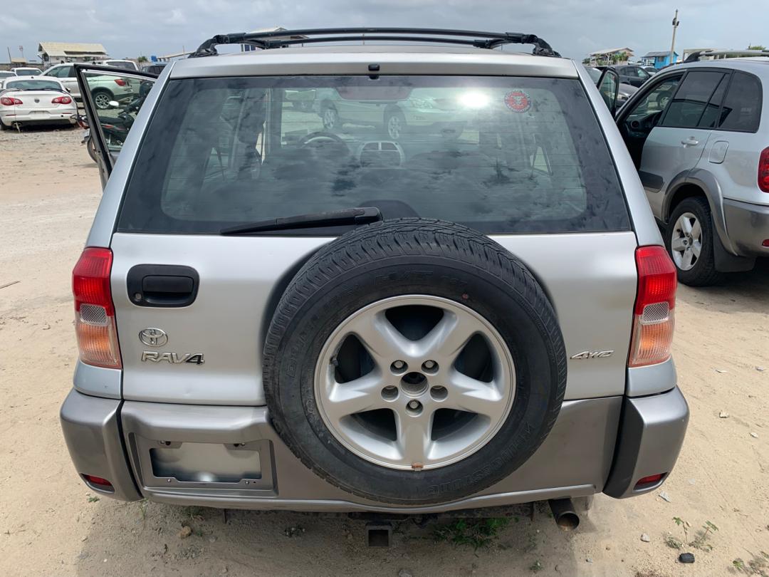 TOYOTA RAV4 _