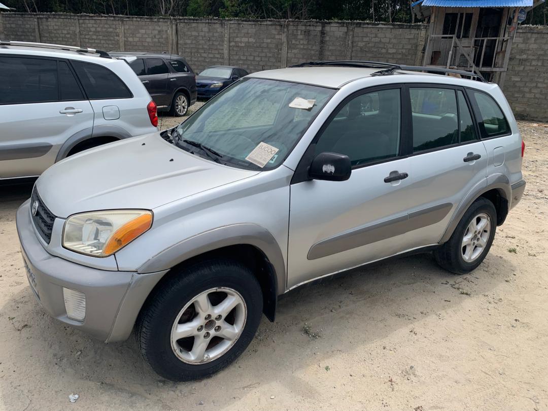 TOYOTA RAV4 _