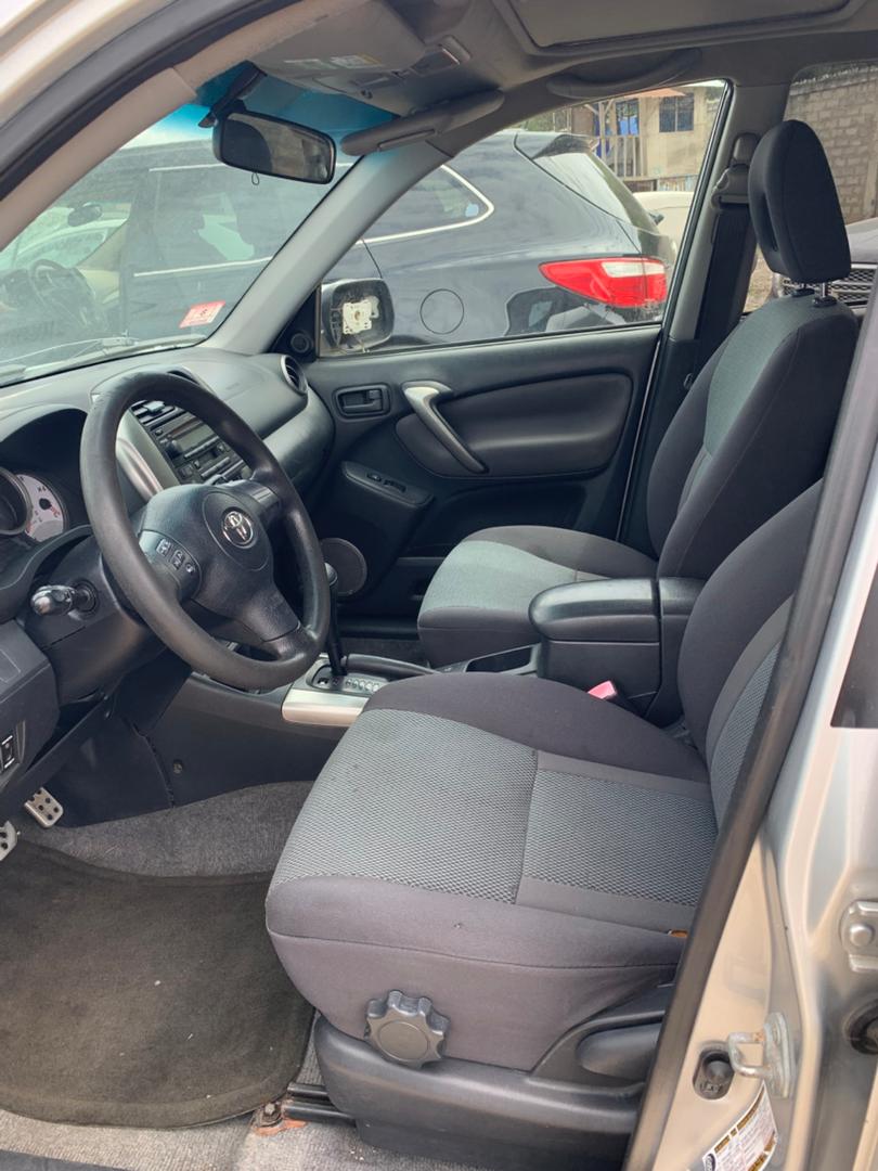 TOYOTA RAV4 _