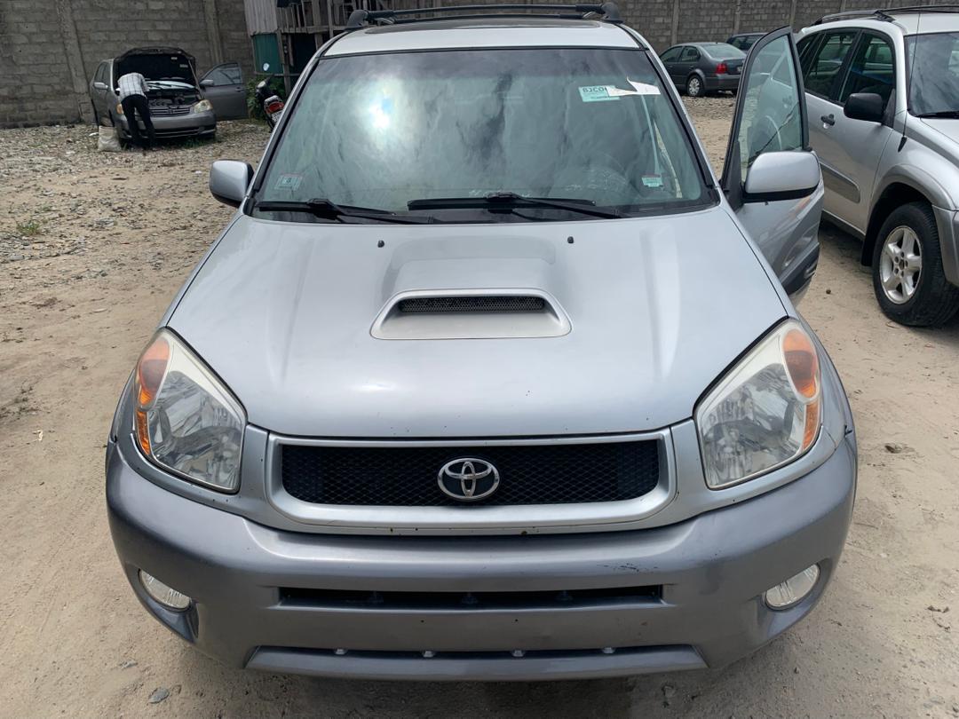 TOYOTA RAV4 _