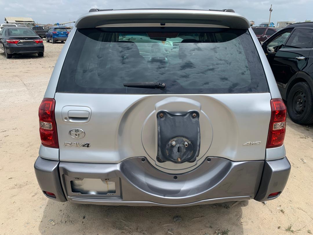 TOYOTA RAV4 _