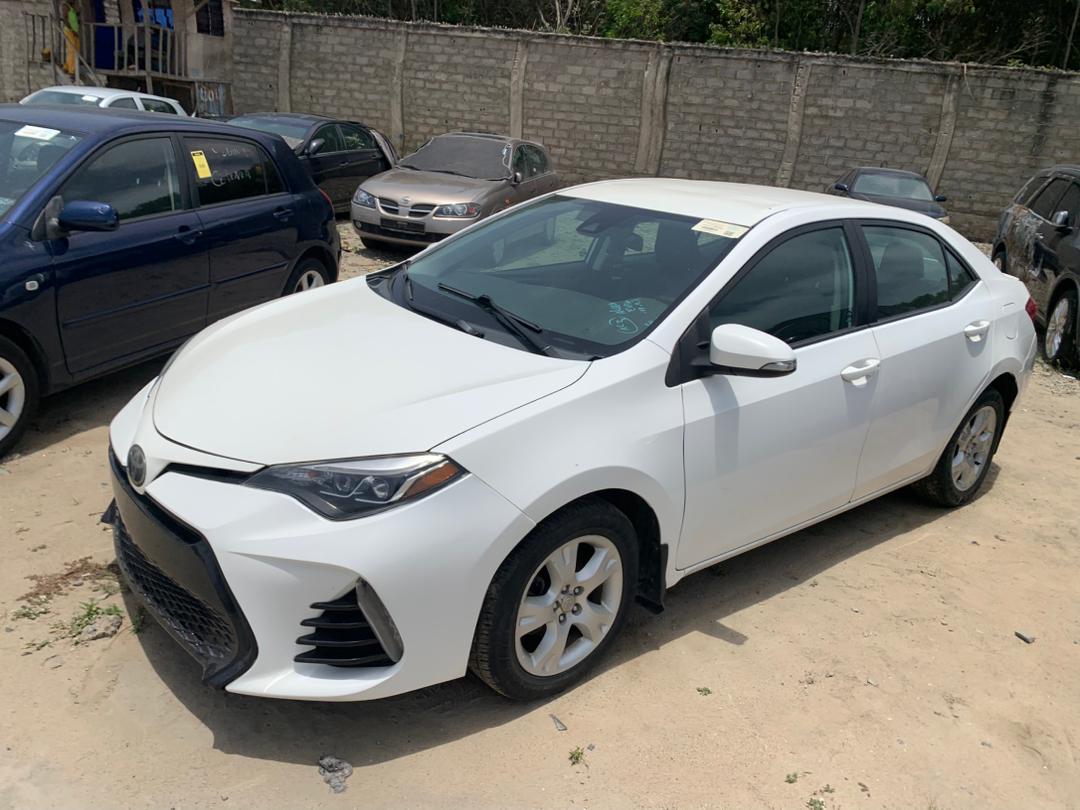 TOYOTA COROLLA SE _