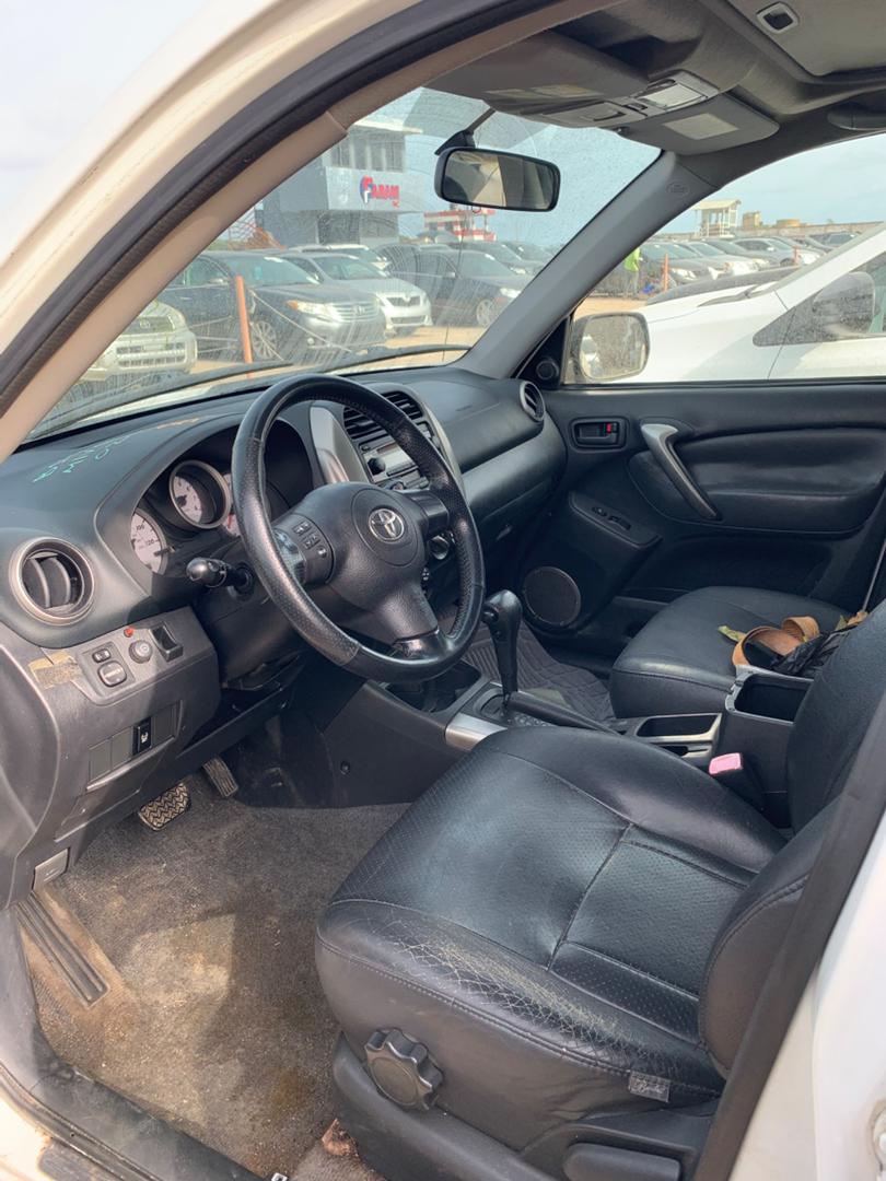 TOYOTA RAV4 _ 
