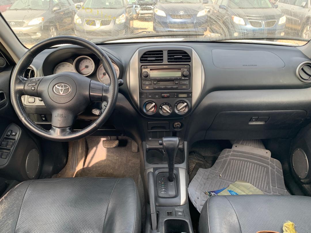 TOYOTA RAV4 _ 