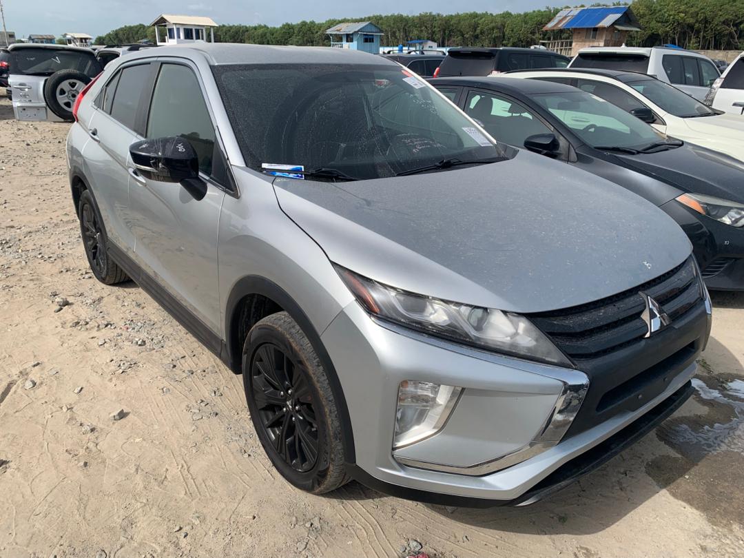 MITSUBISHI ÉCLIPSE CROSS full option _