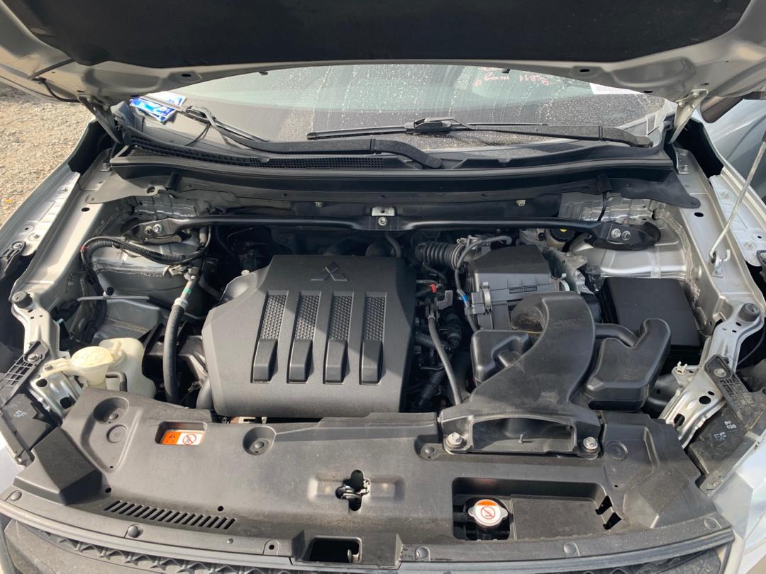 MITSUBISHI ÉCLIPSE CROSS full option _