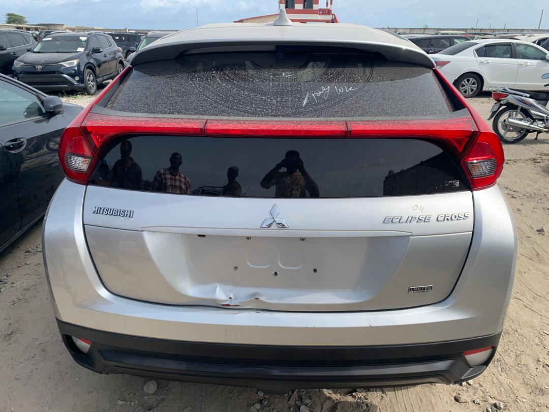 MITSUBISHI ÉCLIPSE CROSS full option _