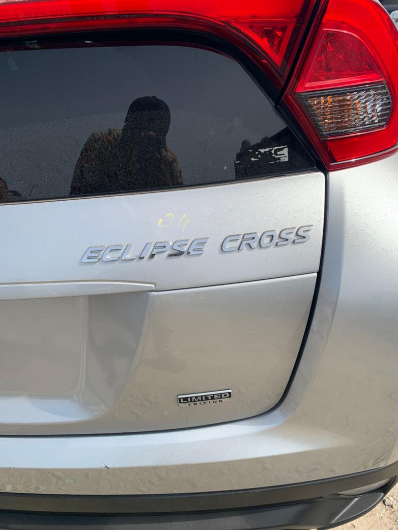 MITSUBISHI ÉCLIPSE CROSS full option _