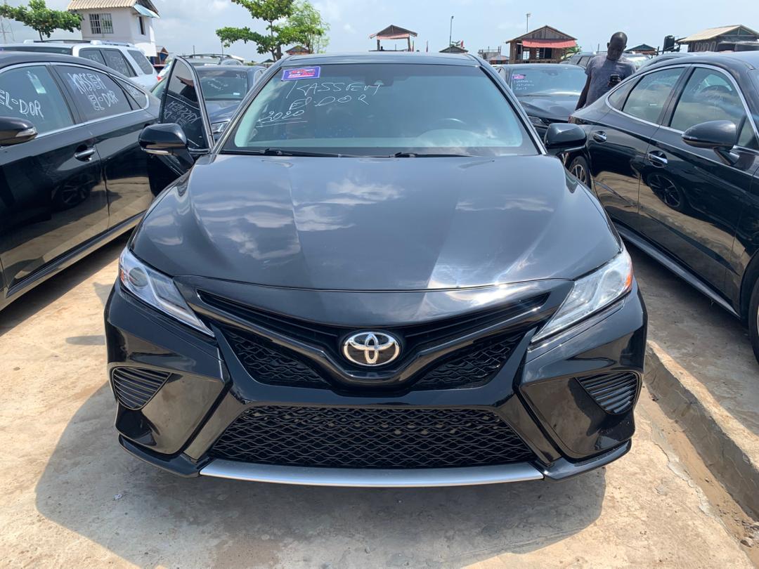 Toyota Camry XSE _